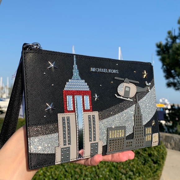 Michael Kors Nouveau Novelty Jet Set XL Clutch - Picture 8 of 8